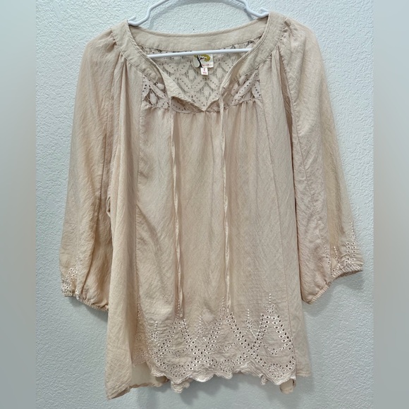 fig and flower Tops - Fig and Flower Beige Lace Crochet 3/4 sleeve Blouse Women’s Size Large